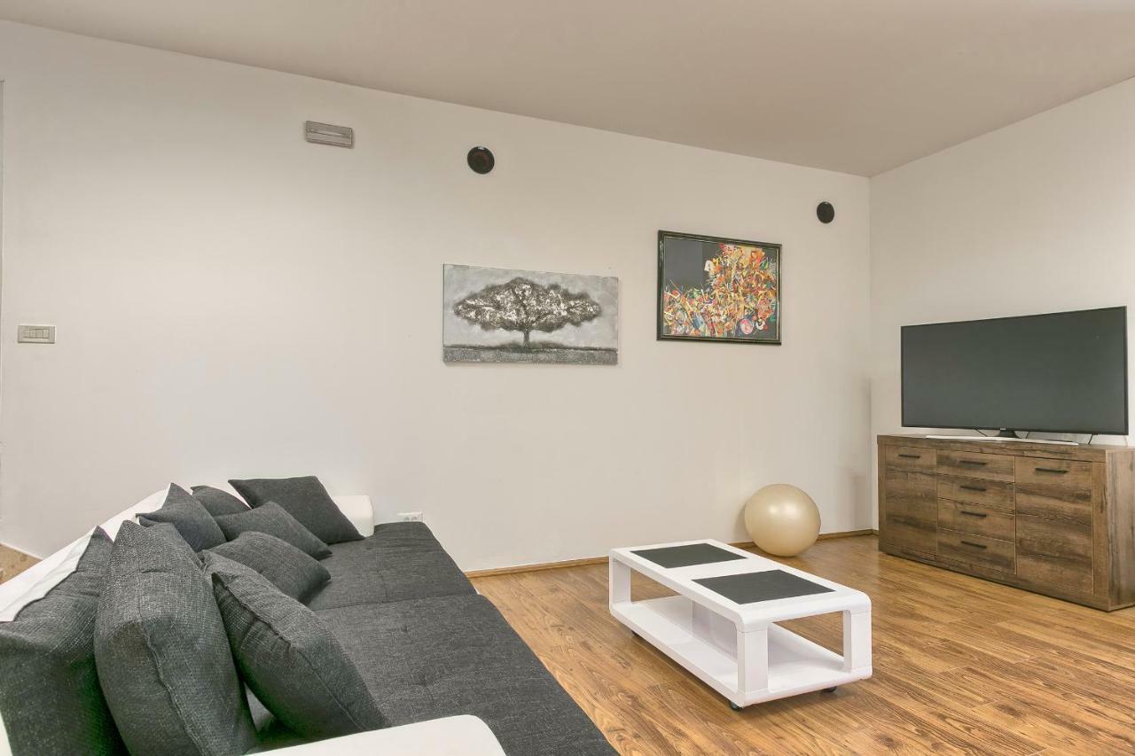 Wellness Apartman Kaiser Pula Eksteriør billede